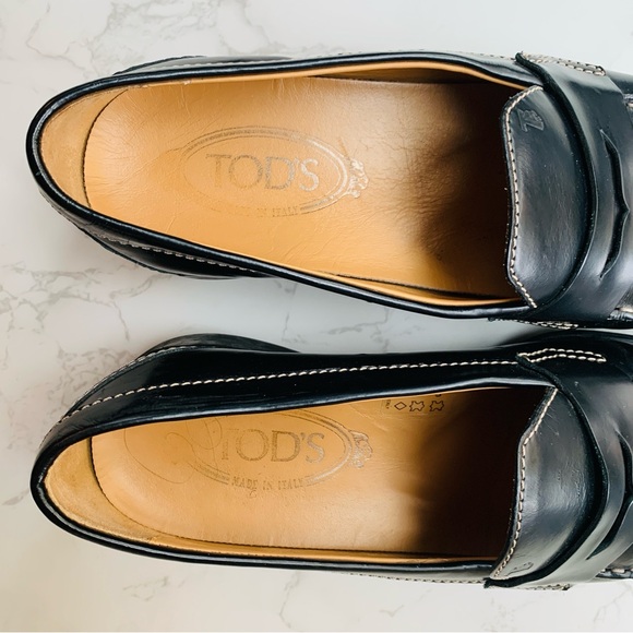 Tod’s Womens Black Leather Rubber Sole Loafers | Size 9.5 - Picture 4 of 11